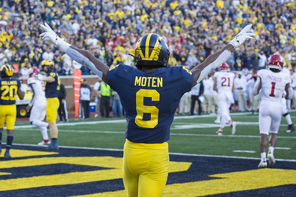 R.J. Moten (6), Kalel Mullings (20), and Aidan Hutchinson (97)