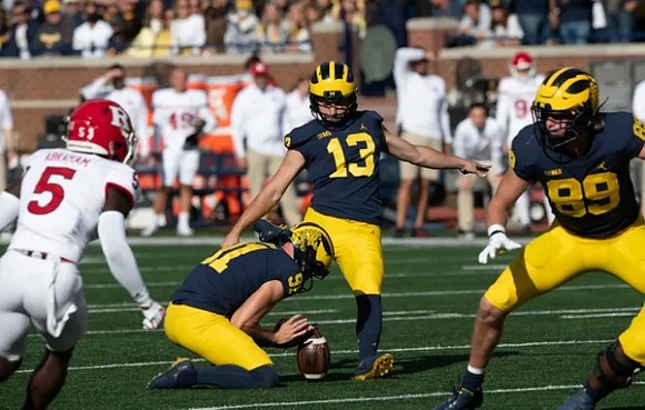 Brad Robbins (91), Jake Moody (13), and Carter Selzer (89)