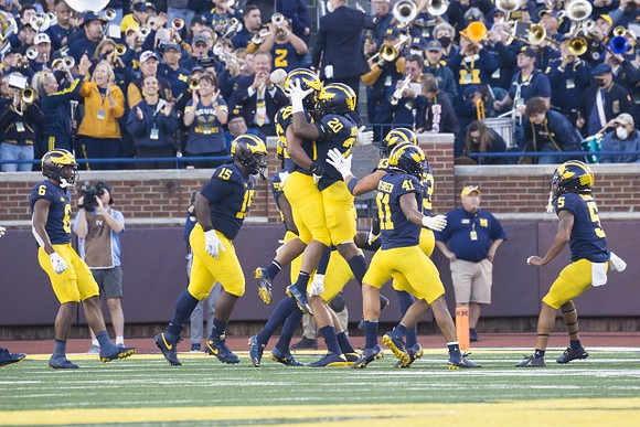 R.J. Moten (6), Christopher Hinton (15), Junior Colson (25), Kalel Mullings (20), Nikhai Hill-Green (41), and DJ Turner (5)
