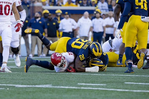 Kalel Mullings (20), R.J. Moten (6), and Taylor Upshaw (91)
