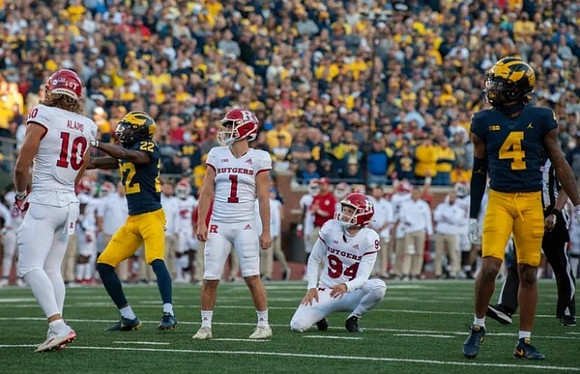 Gemon Green (22), and Vincent Gray (4)