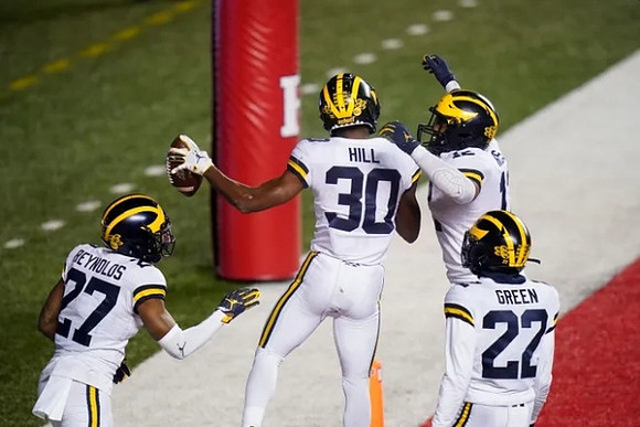 Hunter Reynolds (27), Daxton Hill (30), Josh Ross (12), and Gemon Green (22)