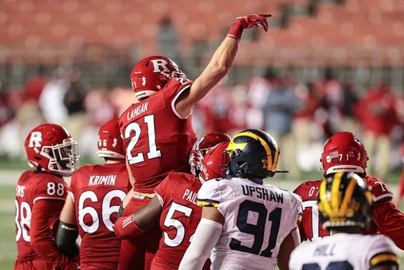 Taylor Upshaw (91) and Daxton Hill (30)
