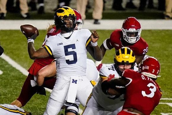 Joe Milton (5) and Andrew Stueber (71)