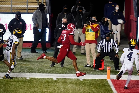 Michael Barrett (23) and Vincent Gray (4)