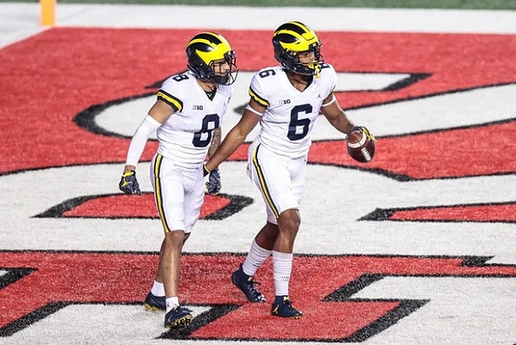 Ronnie Bell (8) and Cornelius Johnson (6)
