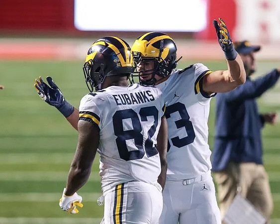 Nick Eubanks (82) and Erick All (83)
