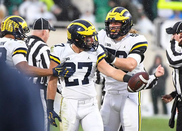 Joe Hewlett (27) and Noah Furbush (59)