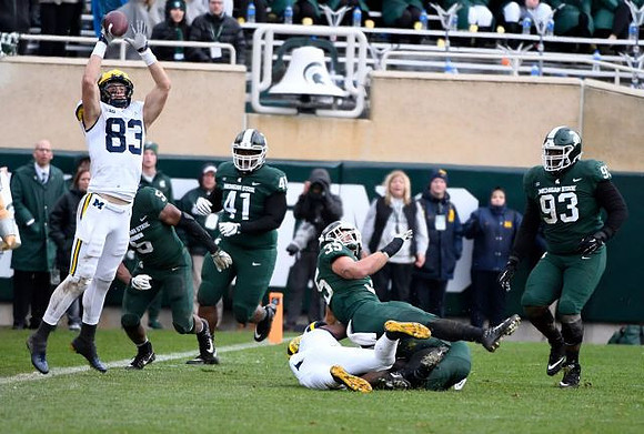 Zach Gentry (83)