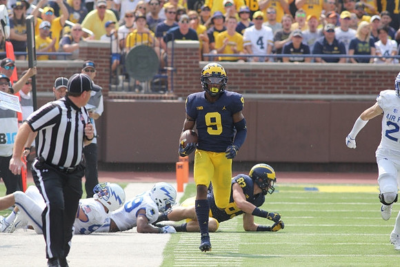 Donovan Peoples-Jones (9) and Zach Gentry (83)
