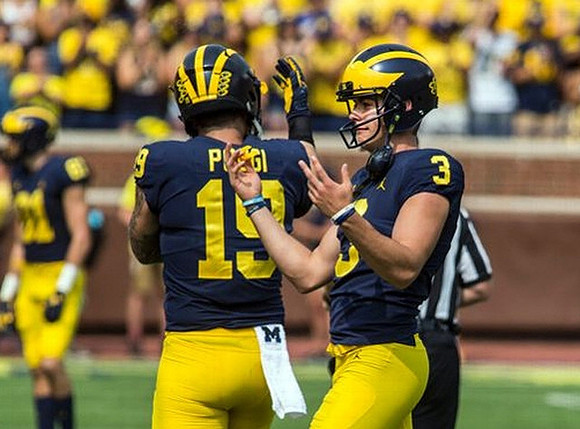 Henry Poggi (19) and Quinn Nordin (3)