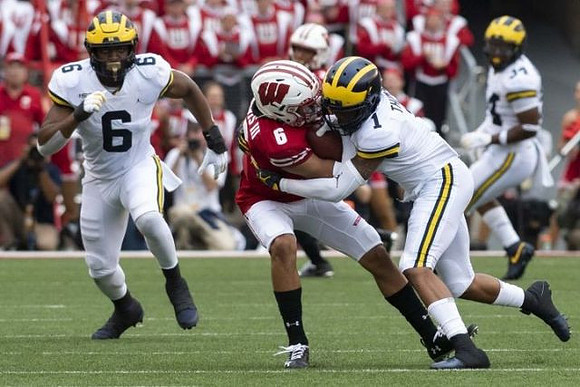 Josh Uche (6) and Ambry Thomas (1)