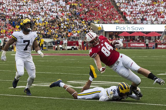 Khaleke Hudson (7) and Vincent Gray (31)