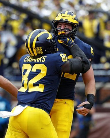 Nick Eubanks (82) and Ben Mason (42)