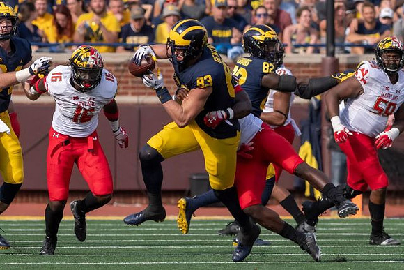 Zach Gentry (83) and Nick Eubanks (82)