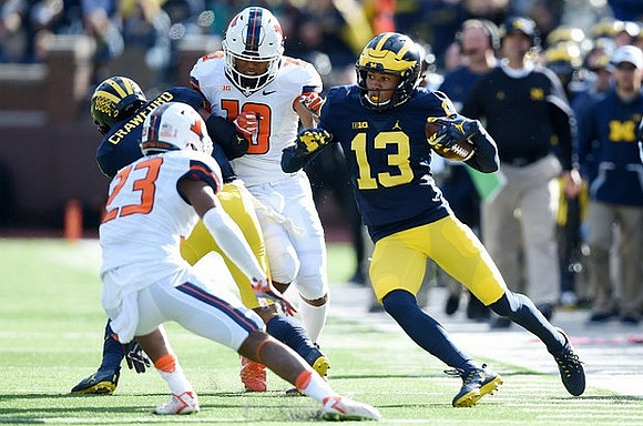 Kekoa Crawford (1) and Eddie McDoom (13)
