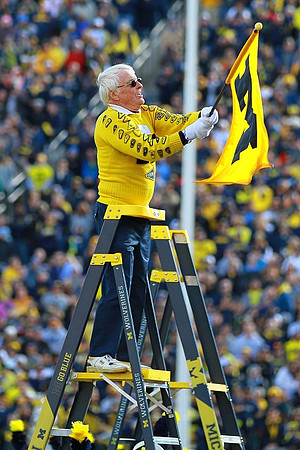 Alumni Cheerleader