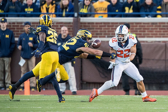 Dymonte Thomas (25) and Ben Gedeon (42)