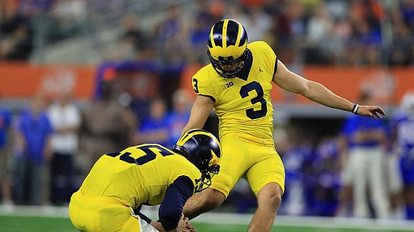 Garrett Moores (15) and Quinn Nordin (3)