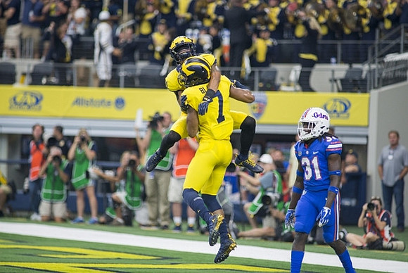Tarik Black (7) and Kekoa Crawford (1)