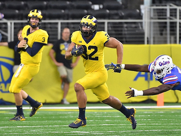 Wilton Speight (3) and Ty Isaac (32)