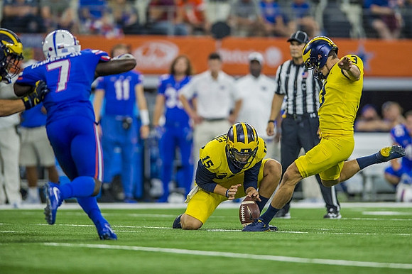 Garrett Moores (15) and Quinn Nordin (3)