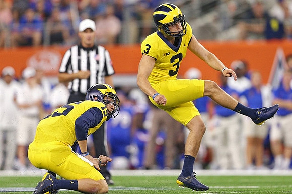 Garrett Moores (15) and Quinn Nordin (3)