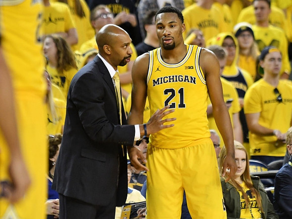 Saddi Washington and Zak Irvin (21)
