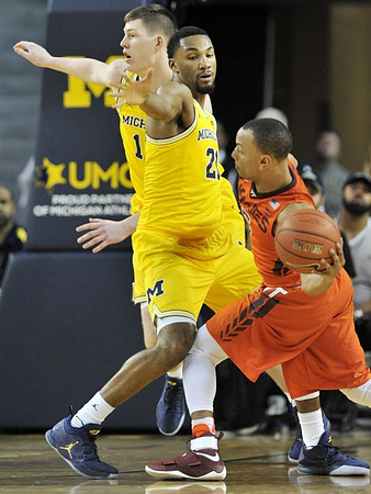 Jon Teske (15) and Zak Irvin (21)