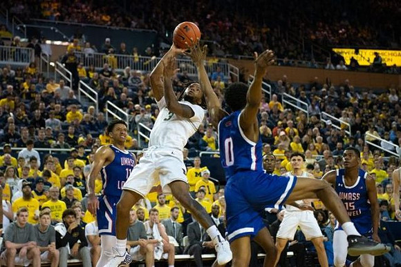 Zavier Simpson (3) and Adrien Nunez (5)