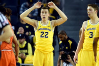 Duncan Robinson (22) and Mark Donnal (34)