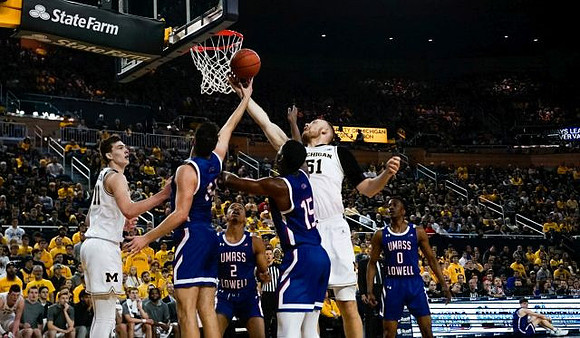 Colin Castleton (11) and Austin Davis (51)