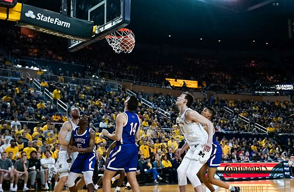Austin Davis (51) and Colin Castleton (11)
