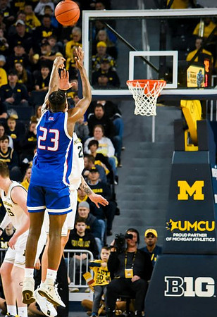 Jon Teske (15) and Franz Wagner (21)