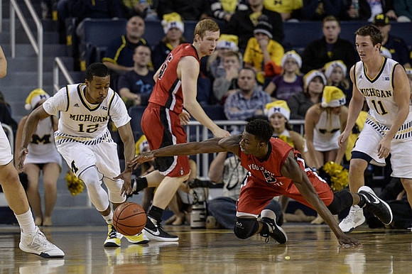 Muhammad-Ali Abdur-Rahkman (12) and Andrew Dakich (11)