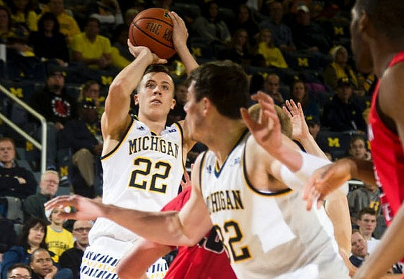 Duncan Robinson (22) and Ricky Doyle (32)