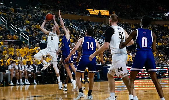 Colin Castleton (11) and Austin Davis (51)