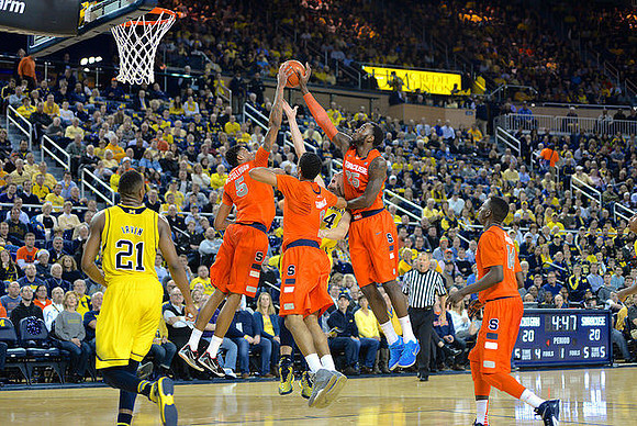 Zak Irvin (21) and Max Bielfeldt (44)