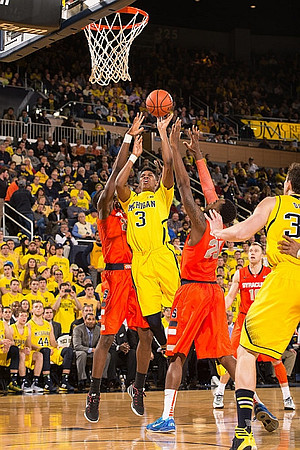 Kameron Chatman (3) and Mark Donnal (34)