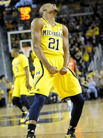 Zak Irvin (21) and Kameron Chatman (3)