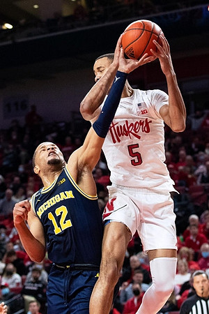 DeVante' Jones (12)