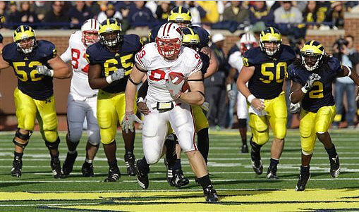 Stephen Schilling (52), Patrick Omameh (65), David Molk (50), and Vincent Smith (2)