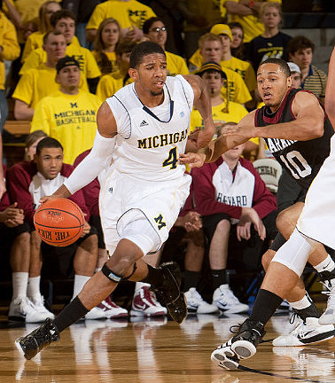 Darius Morris (4)