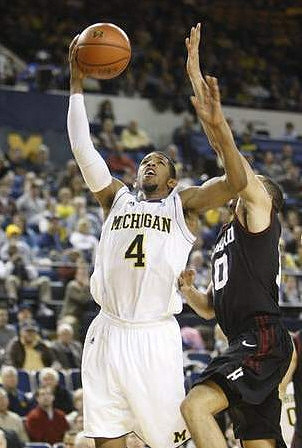 Darius Morris (4)