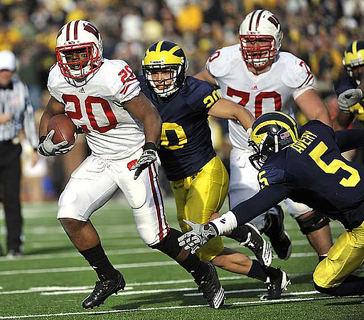Ray Vinopal (20) and Courtney Avery (5)