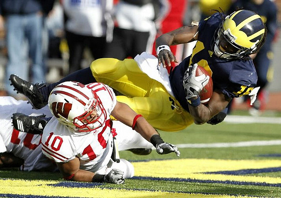 Denard Robinson (16)
