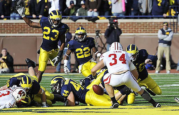 Paul Gyarmati (59), Floyd Simmons (23), Mark Moundros (44), Darryl Stonum (22), and Seth Broekhuizen (46)