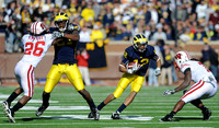 Junior Hemingway (21) and Roy Roundtree (12)