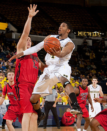 Darius Morris (4) and Stu Douglass (1)