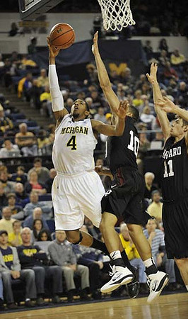 Darius Morris (4)